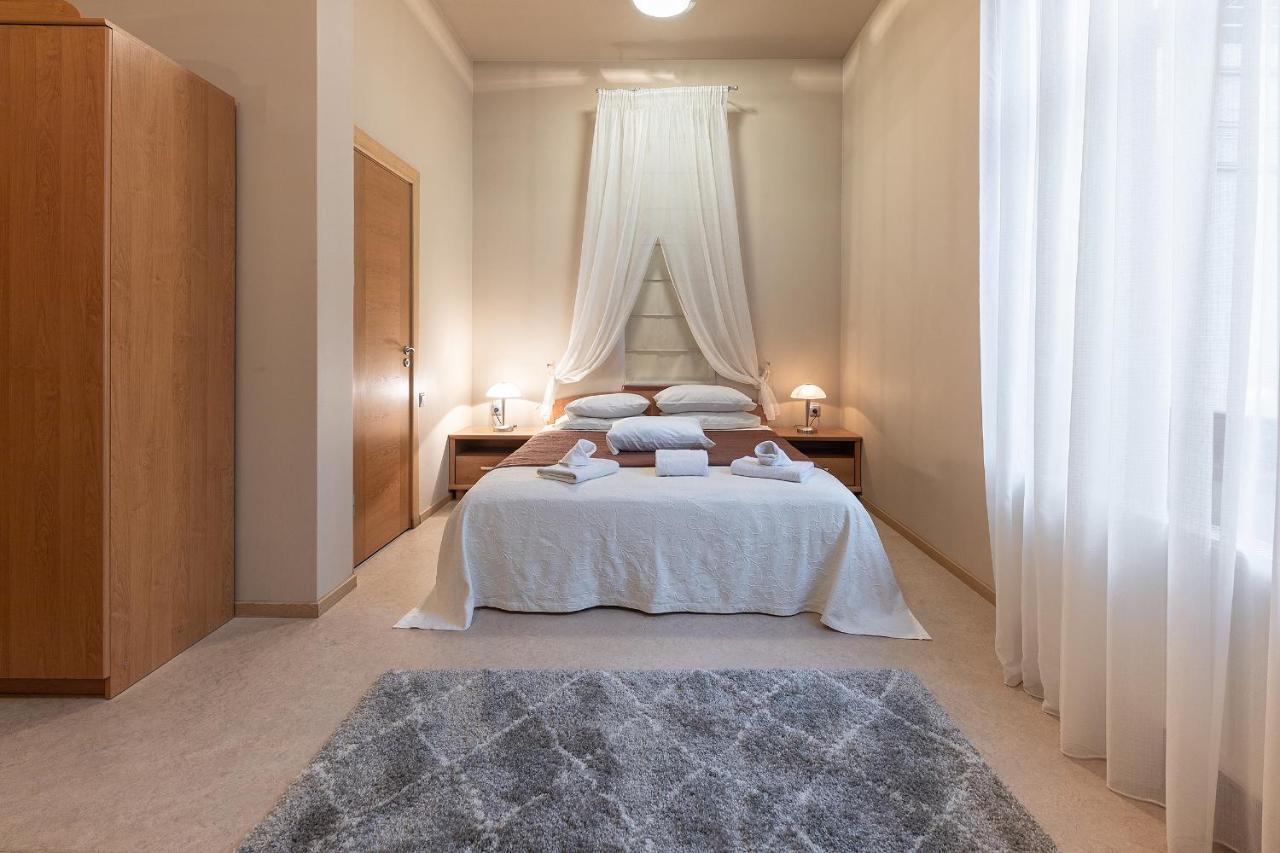Room In Bb - Valensija - Suite For Two In Nice Hotel Jūrkalne Екстериор снимка